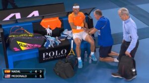 Nadal dolorante durante il medical timeout