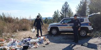 La Polizia provinciale contro l’abbandono dei rifiuti nei boschi della Sila Polizia provinciale contro abbandono rifiuti Sila