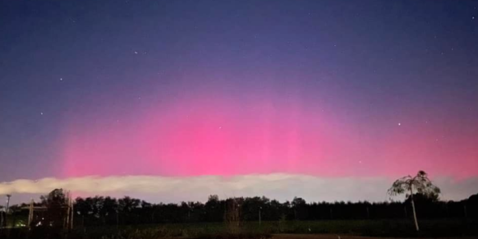 L'aurora boreale avvistata da Cremona (foto Jacopo Rigoni)