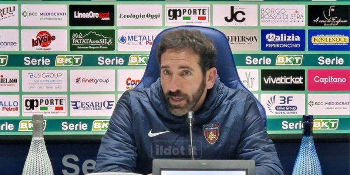 Caserta in sala stampa al termine di Cosenza-Venezia (foto Francesco Farina)