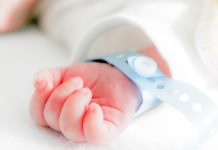 Sta bene il neonato abbandonato in un cassonetto dei rifiuti nel Torinese Sta bene il neonato abbandonato in un cassonetto dei rifiuti nel Torinese