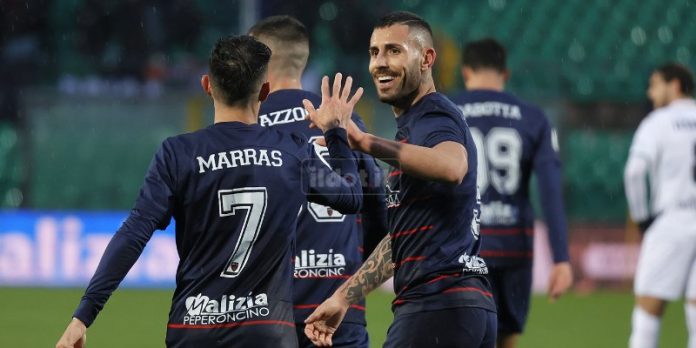 Tutino, oggi tripletta, e Marras, anche lui tra i migliori in campo di Cosenza-Venezia (foto Francesco Farina)