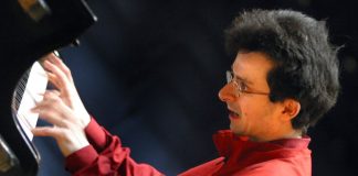 45ª Stagione Concertistica: il pianista Andrea Bacchetti al Teatro Rendano 45ª Stagione Concertistica il pianista Andrea Bacchetti al Teatro Rendano