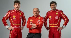 Ferrari, il team principal Vasseur con Leclerc e Sainz F1