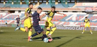Tutino ancora in gol ma il Cosenza viene acciuffato al 96′ dal Pisa Forte durante Cosenza-Pisa (foto Francesco Farina)