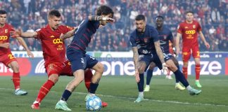 Cosenza, la maledizione del derby prosegue. Fa festa il Catanzaro Antonucci contrastato da Situm in Cosenza-Catanzaro (foto Francesco Farina)