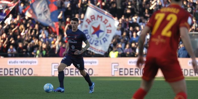 Camporese durante Cosenza-Catanzaro (foto Francesco Farina)