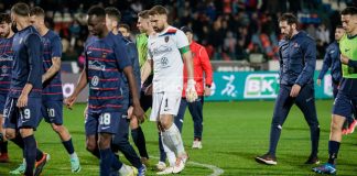 Se e ma non portano punti. Cosenza ancora ko nel derby Cosenza a testa bassa dopo il fischio finale (foto Francesco Farina)