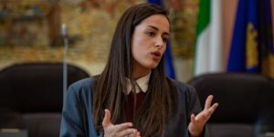 Francesca Petrolo durante il suo racconto