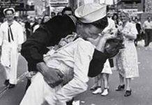 Addio a Carlo Muscarello, il marinaio siciliano del celebre bacio a Times Square "VJ Day in Times Square" di Alfred Eisenstaed