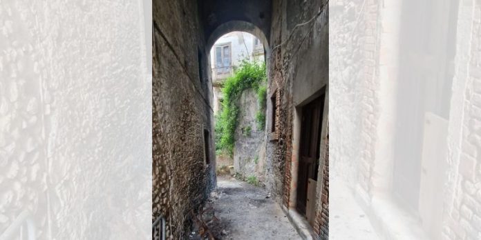 Continua l'opera di bonifica dell'Amministrazione comunale nel centro storico di Cosenza