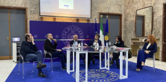 Cosenza, presentato il libro-inchiesta “Ritorno al nucleare” Cosenza, presentato il libro-inchiesta Ritorno al nucleare