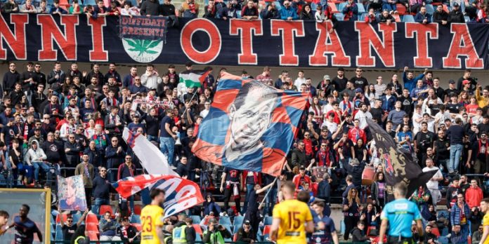 La curva nord Catena (foto Francesco Farina)