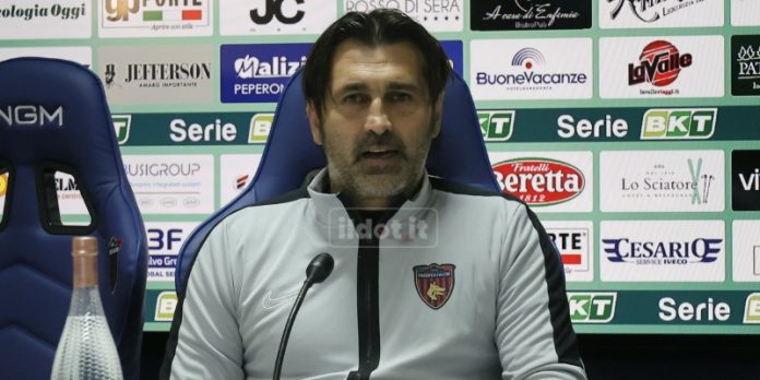 Viali in conferenza stampa (foto Francesco Farina)