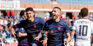 Il riscatto di Tutino è realtà! L'esultanza di Tutino dopo lo splendido gol di tacco allo Spezia (foto Francesco Farina)