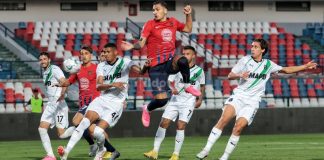 Matematica anche la seconda retrocessione in Serie B Un momento di Cosenza-Sassuolo di Coppa Italia. Sfida che si riproporrà nella prossima Serie B (foto Mannarino)