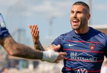 Cosenza con Tutino o senza? Le ultime sensazioni Tutino dopo il gol al Bari (foto Francesco Farina)