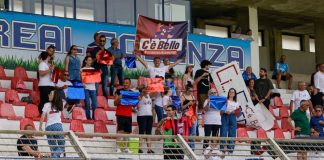 Cosenza femminile, i tifosi di C’è Bello non ci stanno: “Sogno in frantumi” C'è Bello, i tifosi del Cosenza femminile (foto Francesco Farina)