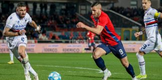 Tutino al passo d’addio, la Samp alza l’offerta Gennaro Tutino in Cosenza-Sampdoria della scorsa stagione (foto Francesco Farina)