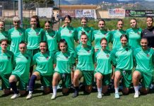 Cosenza femminile non iscritto, CAV “R. Lanzino”: “Occasione persa per abbattere stereotipi” Una formazione del Cosenza femminile (foto Francesco Farina)