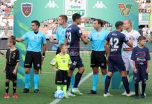 Bonacina di Bergamo arbitrerà Cosenza-Cremonese: i precedenti Bonacina in Venezia-Cosenza della scorsa stagione (foto Francesco Grazioli)