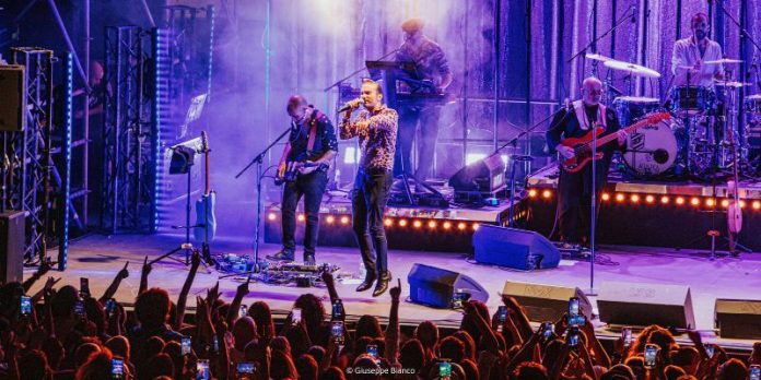 Fondazione Lilli Funaro Tropico ha cantato per il concerto solidale a Cirella (foto Giuseppe Bianco)