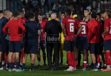 Mazzata sul Cosenza, sono 4 i punti di penalizzazione! Il Cosenza ieri a fine partita (foto Francesco Farina)