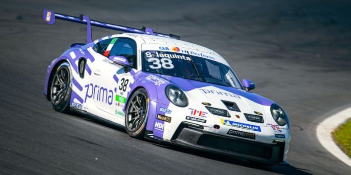Iaquinta in azione con la sua Porsche a Vallelunga