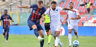 Strizzolo: quanti gol a Cosenza! Ora anche con la maglia “giusta” Strizzolo mette a segno il 2-1 del Cosenza con la Sampdoria (foto Michele De Marco)