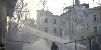 Ucraina, Russia chiude il ponte di Crimea: pioggia di droni sul Paese