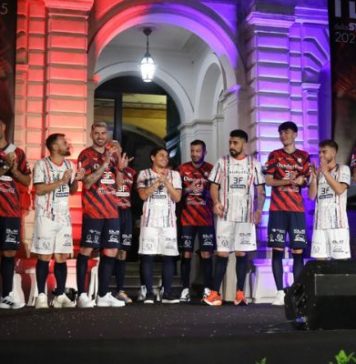 Pirossigeno Cosenza, presentata ufficialmente la nuova squadra Un momento della presentazione della Pirossigeno Cosenza (foto Michele De Marco)