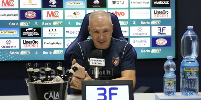 Alvini in conferenza stampa (foto Francesco Farina)