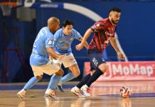 Futsal, Serie A: esordio amaro per la Pirossigeno Cosenza Cabeça durante Napoli-Pirossigeno Cosenza