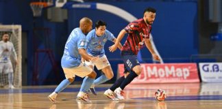 Futsal, Serie A: esordio amaro per la Pirossigeno Cosenza Cabeça durante Napoli-Pirossigeno Cosenza