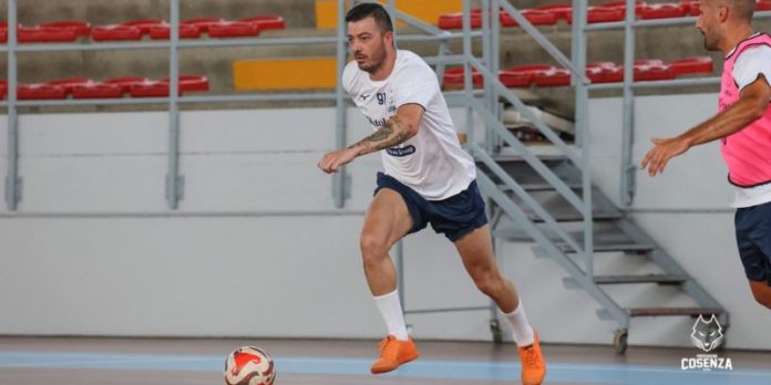 Il bomber brasiliano Jeferson Titon in allenamento (foto Michele De Marco)