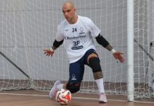 Futsal, al via la Serie A: la Pirossigeno Cosenza si prepara al debutto Il portiere rossoblù Leonardo Del Ferraro in allenamento (foto Michele De Marco)