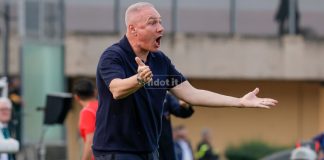 Testa, cuore e grinta. E’ sempre più il Cosenza di Alvini Massimiliano Alvini (foto Francesco Farina)