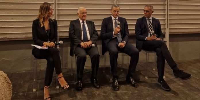 Olio di Calabria presenta il contrassegno ufficiale ed il qr code per le contraffazioni