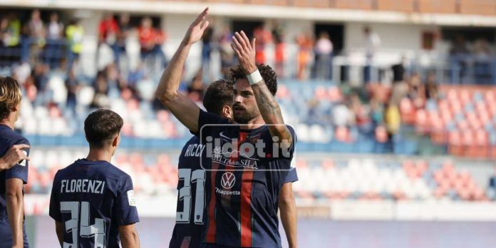 Ricciardi risponde a Maistro Cosenza-Juve Stabia termina 1-1 (Foto Francesco Farina)