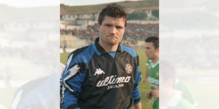 Salvatore Soviero con la maglia del Cosenza (foto Riccardo Tucci)