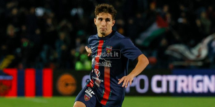 Aldo Florenzi, ancora una volta fra i migliori del Cosenza (foto Francesco Farina)