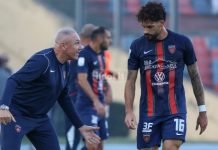 Cosenza, senza la penalizzazione ora saresti 5° in classifica Alvini e Ricciardi durante Cosenza-Salernitana (foto Michele De Marco)