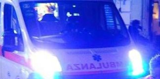 Attraversa carreggiata sulla provinciale, 27enne travolto e ucciso da camion