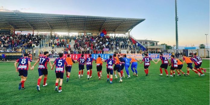 Eccellenza, la Rossanese vince il derby con il Castrovillari i risultati del nono turno Eccellenza, la Rossanese vince il derby con il Castrovillari i risultati del nono turno