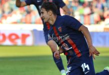 Florenzi illude, Verde fa 1-1 dal dischetto. Parità tra Cosenza e Salernitana La gioia di Florenzi dopo il gol del vantaggio momentaneo del Cosenza contro la Salernitana (foto Michele De Marco)