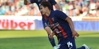 Florenzi illude, Verde fa 1-1 dal dischetto. Parità tra Cosenza e Salernitana La gioia di Florenzi dopo il gol del vantaggio momentaneo del Cosenza contro la Salernitana (foto Michele De Marco)