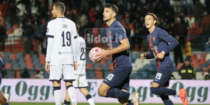Mazzocchi in Cosenza-Modena (Foto Francesco Farina)