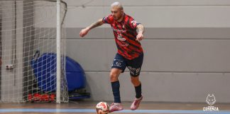 Titon fuori rosa alla Pirossigeno Cosenza, strappo totale Titon in azione nell'ultimo match casalingo (foto Michele De Marco)