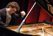 Domenica 29 dicembre a Crotone il concerto del pianista Giuseppe Albanese Domenica 29 dicembre il concerto del pianista Giuseppe Albanese