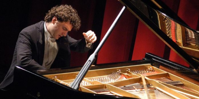 Domenica 29 dicembre il concerto del pianista Giuseppe Albanese